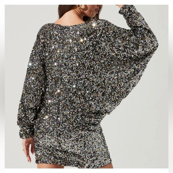 ASTR NEBULA SEQUINS DOLMAN MINI DRESS Medium - Picture 4 of 12